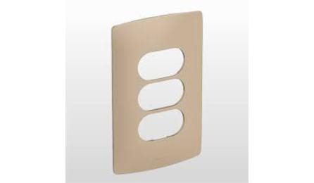 Foto do insumo SINAPI 38094 — ESPELHO / PLACA DE 3 POSTOS 4" X 2", PARA INSTALACAO DE TOMADAS E INTERRUPTORES