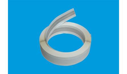 Foto do insumo SINAPI 39432 — FITA DE PAPEL REFORCADA COM LAMINA DE METAL PARA REFORCO DE CANTOS DE CHAPA DE G