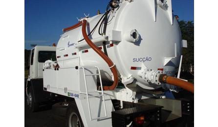 Foto do insumo SINAPI 37768 — LIMPADORA A SUCCAO, TANQUE 12000 L, BASCULAMENTO HIDRAULICO, BOMBA 12 M3/MIN 95%