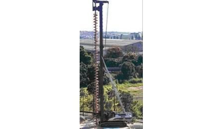Foto do insumo SINAPI 38542 — PERFURATRIZ COM TORRE METALICA PARA EXECUCAO DE ESTACA HELICE CONTINUA, PROFUNDI