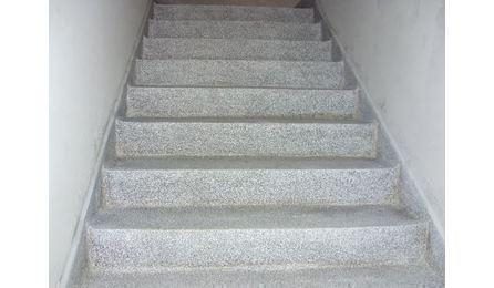 Foto do insumo SINAPI 34682 — REVESTIMENTO PARA ESCADA EM GRANILITE, MARMORITE OU GRANITINA ESP = 8 MM (INCLUS