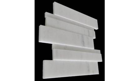 Foto do insumo SINAPI 4829 — RODAPE EM MARMORE, POLIDO, BRANCO COMUM, L= *7* CM, E= *2* CM, CORTE RETO