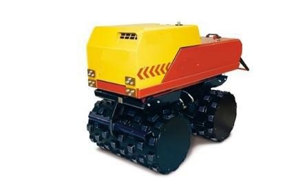 Foto do insumo SINAPI 6070 — ROLO COMPACTADOR VIBRATORIO PE DE CARNEIRO, COM CONTROLE REMOTO POR RADIO, POTEN