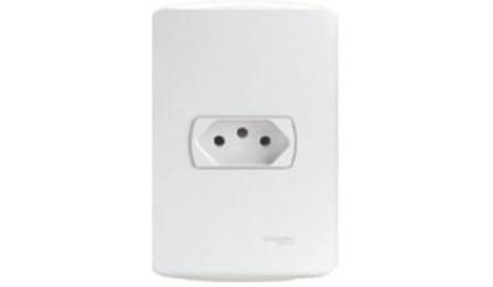 Foto do insumo SINAPI 38075 — TOMADA 2P+T 20A 250V, CONJUNTO MONTADO PARA EMBUTIR 4" X 2" (PLACA + SUPORTE + M