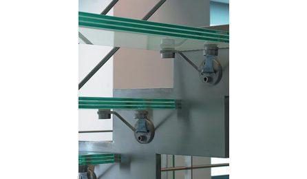 Foto do insumo SINAPI 10497 — VIDRO COMUM LAMINADO, LISO, INCOLOR, TRIPLO, ESPESSURA TOTAL 12 MM (CADA CAMADA 